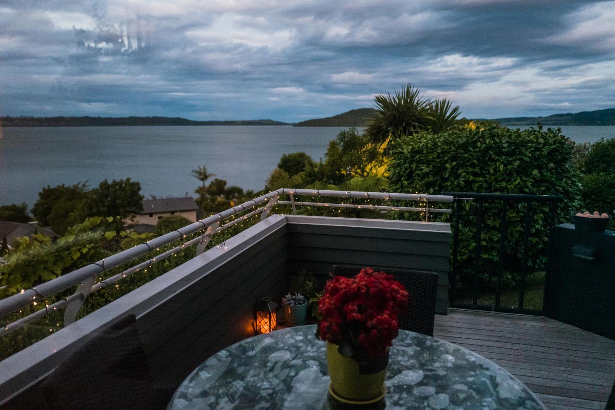 Serenity Lakeview Retreat Holiday home Rotorua